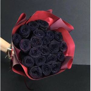 Букет 19 черных роз с оформлением R835